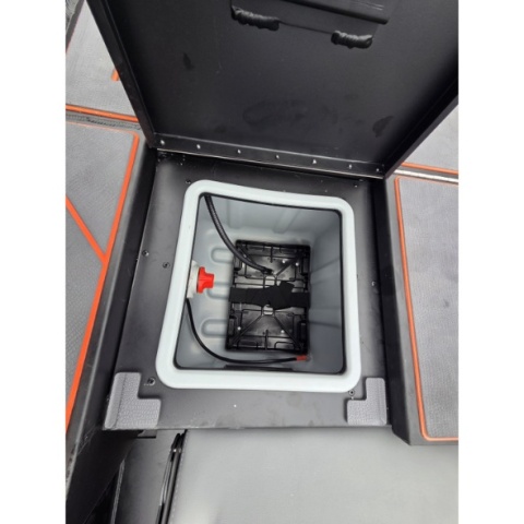 Kormoran Łódź Aluminiowa V518 Tracker Bass Wędkarska Czarna Zabudowana